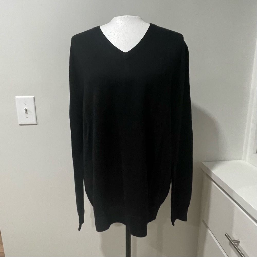 NWT Men's Black V-Neck Sweater Belford Merino Wool Soft Casual Office Work Fall